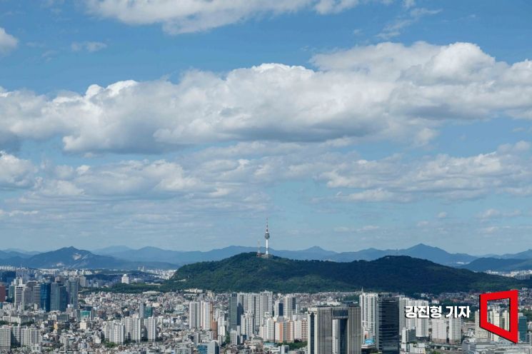 [포토] 서울 도심 위에 펼쳐진 맑은하늘