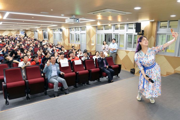 가야고 동문멘토단, 김단하 단하주단 대표 특강 ‘모교 사랑’ 이어