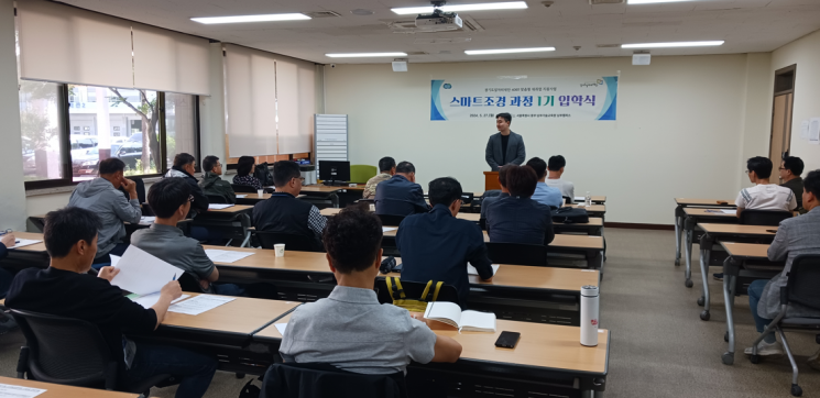 경기도일자리재단, 중장년 맞춤형 취업 지원 기관 공모