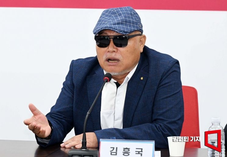 "해병대의 수치" 비판에…김흥국 "너희만 해병이냐, 너나 조용히 살아"