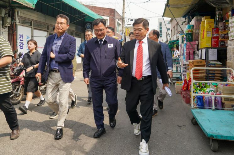 이필형 동대문구청장 국토교통부 제2차관과 청량리종합시장 방문