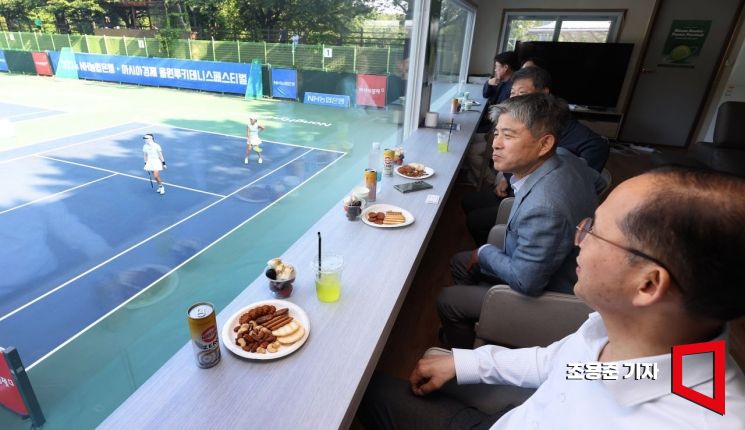 [포토] 루키테니스대회 관전하는 현상순 회장