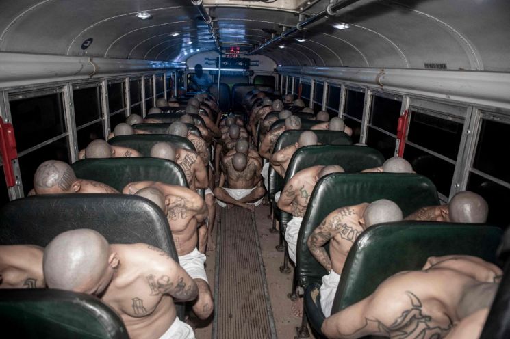 이곳이 지옥이다…초대형 감옥에 수감된 문신남 2000명