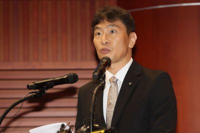 이복현 금융감독원 원장이 12일 오전 서울 영등포구 금융투자협회에서 열린 '자본시장 선진화를 위한 기업지배구조 세미나'에서 축사를 하고 있다.[사진출처=연합뉴스]