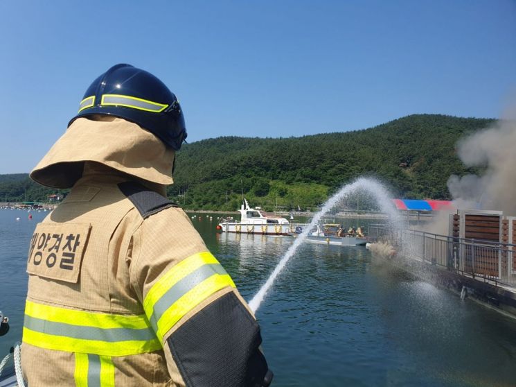 창원 진전면 시락항 해상 낚시터 화재 … 인명피해 없어