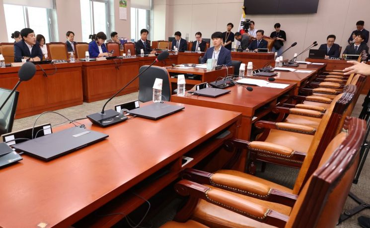 법사위, 채상병특검법 심사 돌입…국민의힘은 불참