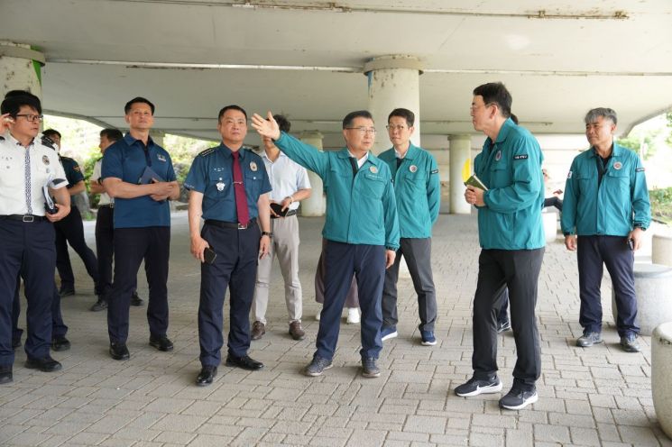 류경기 중랑구청장 본격적인 우기 앞서 합동 현장점검