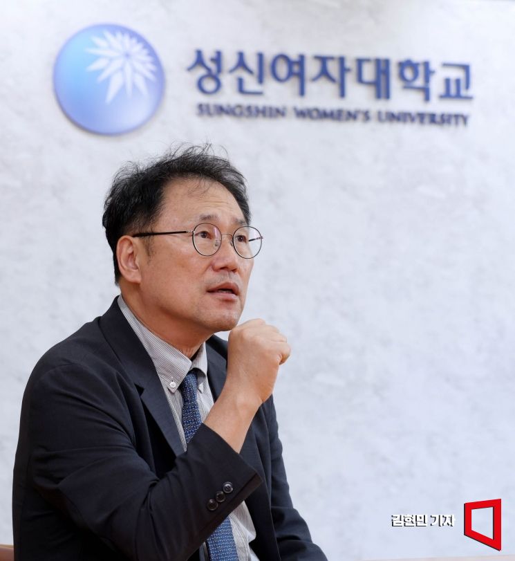 이성근 성신여대 총장은…이동통신사 등 기업 현장 누빈 경영학자