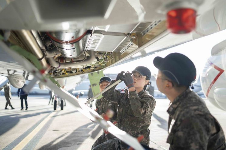 북 잠수함 잡는 ‘최신예 해상초계기’ 국내 도착