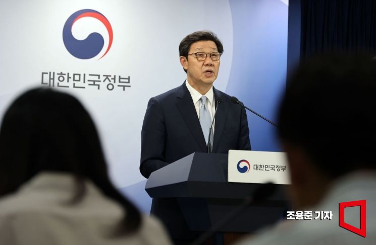 [포토] 의료개혁특위 회의 결과 발표하는 노연홍 위원장