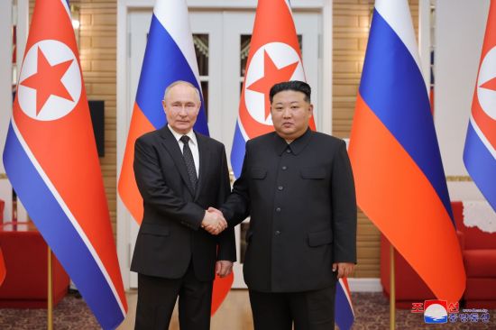 끈끈한 북한·러시아…FATF "금융·무기거래 큰 우려"