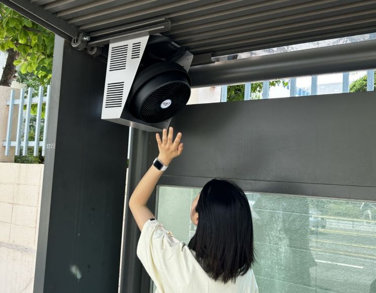 서초구, 학생·어르신 많은 마을버스 정류장에 서큘레이터 설치