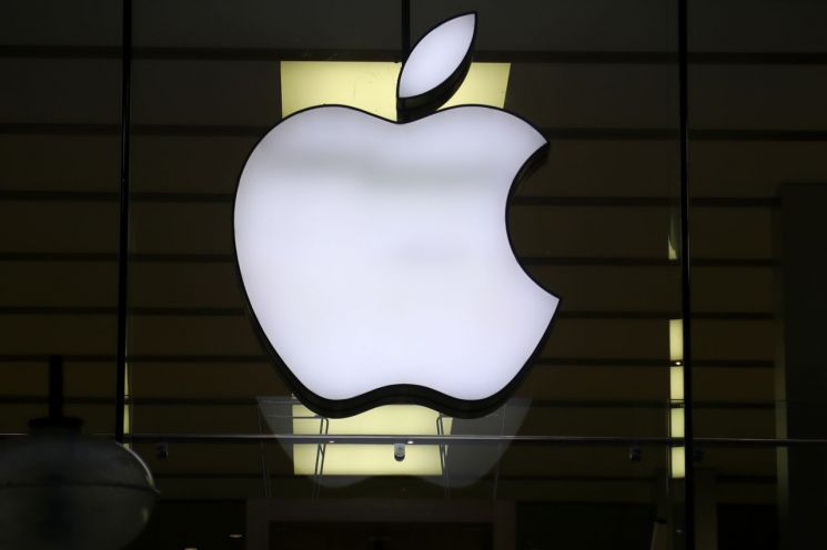 파업에 뿔난 애플…"아이폰 조립 자동화, 인력 50% 감축"