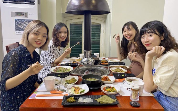 현지인 사로잡은 한식당 …유럽 "한달에 한번" vs 동남아 "우린 두번"
