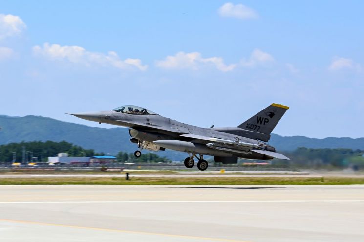 세계 최강 F-22 랩터… 한반도서 연합훈련[양낙규의 Defence photo]