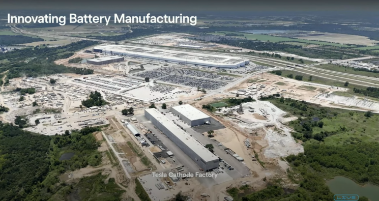 테슬라의 텍사스 기가팩토리 주변에 건설중인 양극재 공장. 사진=테슬라 공식 유튜브 캡처
