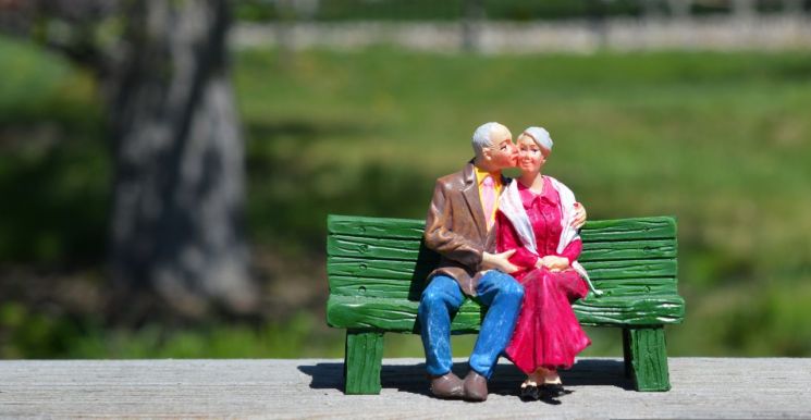 결혼 생활 만족 못하는 노인, 인지 기능도 낮다…연구 결과 발표