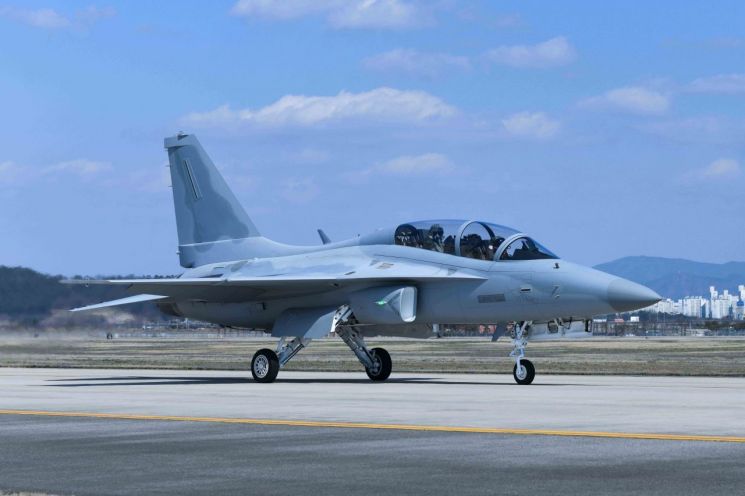 TA-50 훈련기는 당초 F-15A·F-16·F-22 등 전투기의 조종훈련을 목적으로 설계됐다. (사진제공=공군)