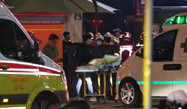 尹, 서울시청 차량 돌진사고 관련 "피해자 구조·치료에 총력" 