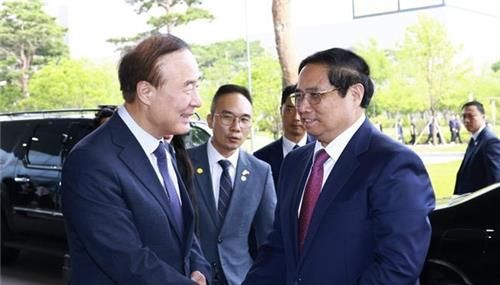 베트남 총리 삼성 평택캠퍼스 방문…반도체 협력 논의