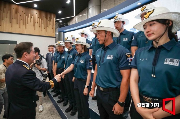 [포토] 파리올림픽 안전지원단 격려하는 윤희근 경찰청장