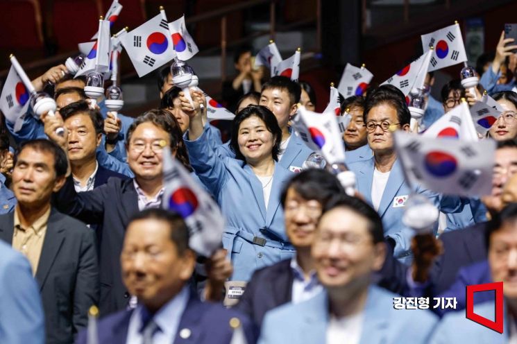[포토] '태극기 휘날리며'