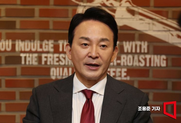 원희룡 국민의힘 당대표 후보가 서울 광화문에서 아시아경제와 인터뷰를 하고 있다. 사진=조용준 기자 jun21@