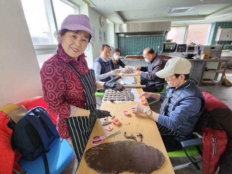 커피박을 활용한 탈취재 만들기