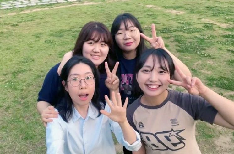 구글 솔루션 챌린지에서 우승을 차지한 (왼쪽부터) 이지은, 박수정, 이홍주, 전주은 씨.