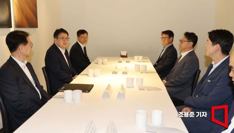 [포토] 최남호 차관, 정유업계 간담회 참석 