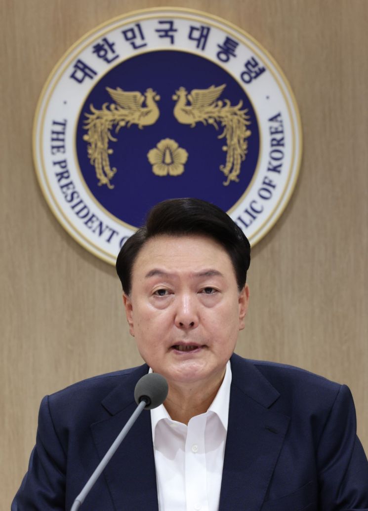 尹, 집중호우에 지방회의 연기…"지자체, 피해복구에 만전"