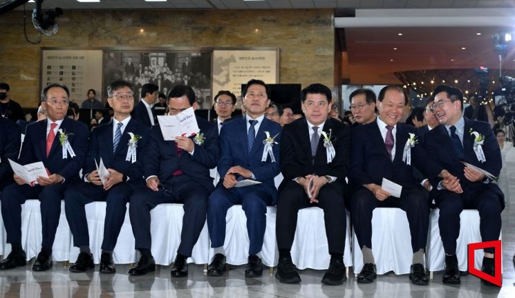 개원식도 못 연 최악의 제헌절…與 "의회독재 맞서야" 野 "저항권 행사 경고"(종합)