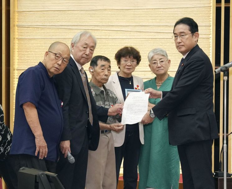 日 대법 "장애인 강제불임 강요 위헌"…기시다 피해자 만나 사죄