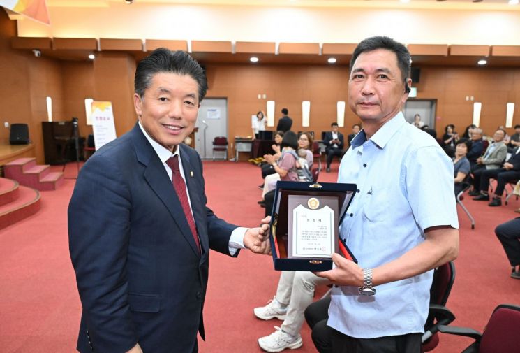 진주시의회, 2024년도 상반기 선행 시민 표창 수여
