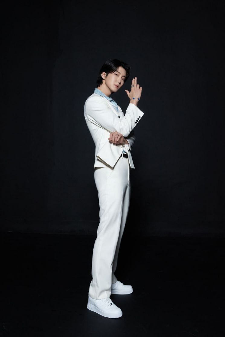 위너 이승훈, 본격 솔로 활동 돌입…이번주 '로또 추첨'도