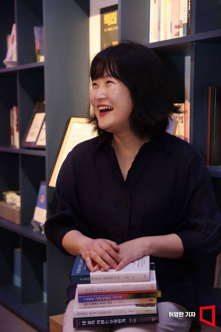 [파워K-우먼]미혼모 돕다가 교도소, 보육원까지…1만명의 기적