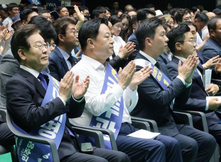 '어대명 입증' 이재명···첫 순회경선 제주·인천서 '압승'(종합2보)