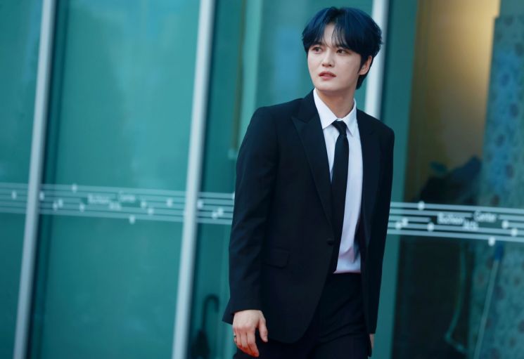 가수 겸 배우 김재중