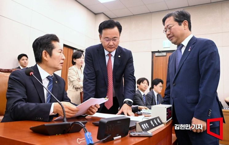 법사위 '한동훈·김건희 특검법' 공청회 가닥…노란봉투법은 보류
