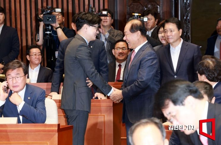 한동훈, 정점식 사퇴에 "결단 감사…변화 위한 결정"