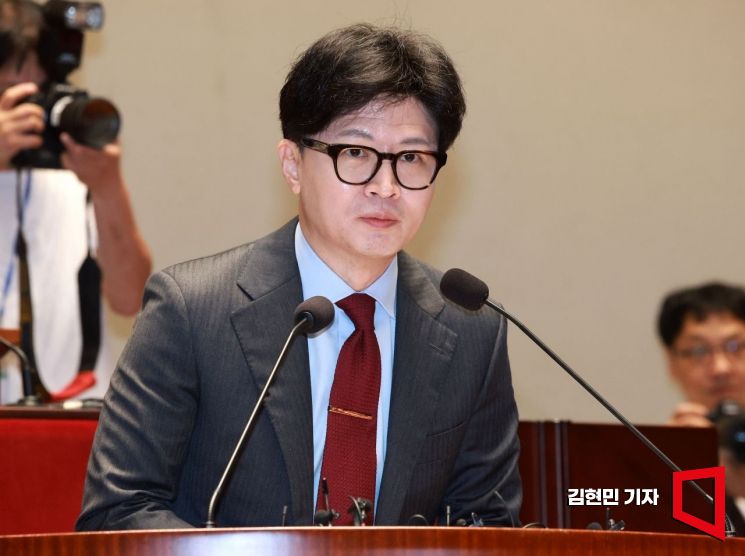 당무관여 안한다던 홍준표 "감정 숨기지 않아…언제나 직선주로만 달려"