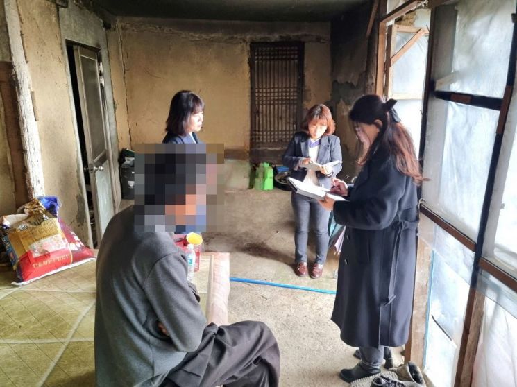 충남 아산시가 저소득 중·장년 1인 가구에 대해 고립세대 발굴 및 복지정책 수요조사를 위한 실태조사를 실시한다.