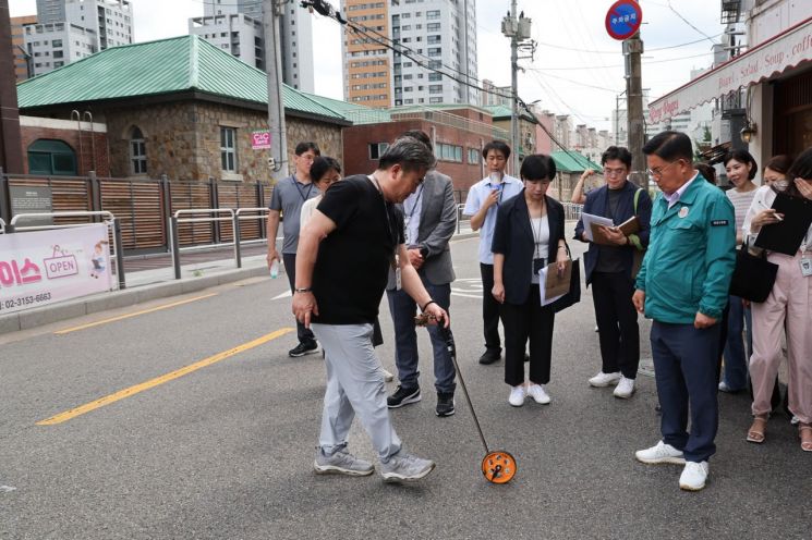 마포구, 서울여중고 안전한 등굣길 조성 위한 현장구청장실 운영