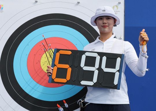 양궁 임시현(21·한국체대)이 개인 랭킹 라운드에서 694점을 달성해 세계 신기록을 세웠다. [이미지출처=연합뉴스]