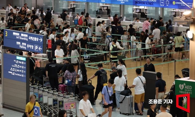 &quot;쇼핑·관광 활성화&quot;…中, 외국인 관광객들 세금환급 편의 확대