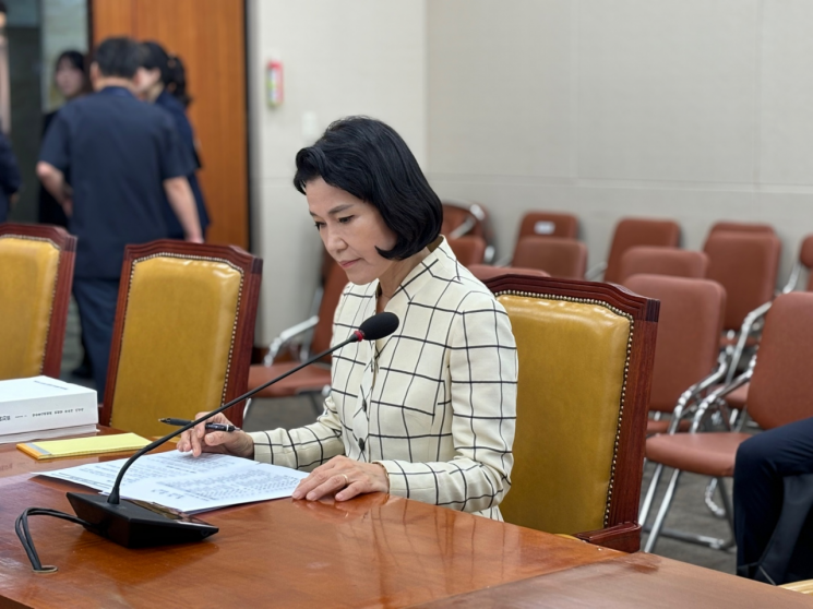이진숙 3일차 청문회 시작부터 설전…與 "합의 안 된 일정" 항의