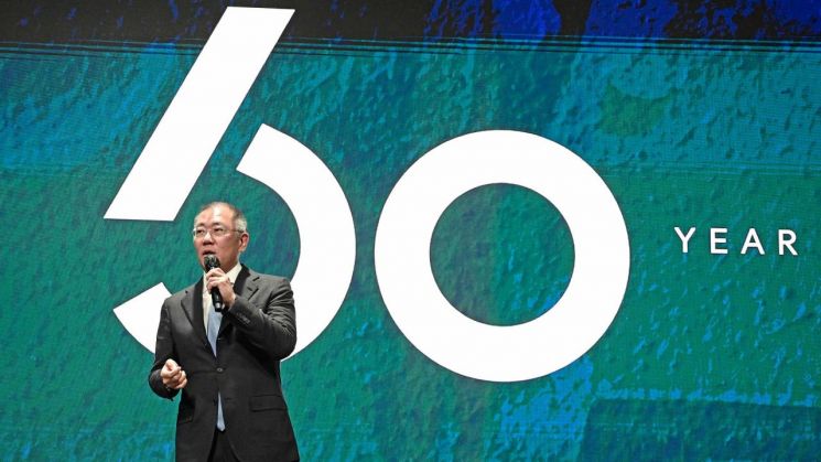 2023년 12월 1일 양궁 60주년 기념행사에 참석한 정의선 양궁협회 회장(현대차그룹 회장) [사진제공=현대차그룹]