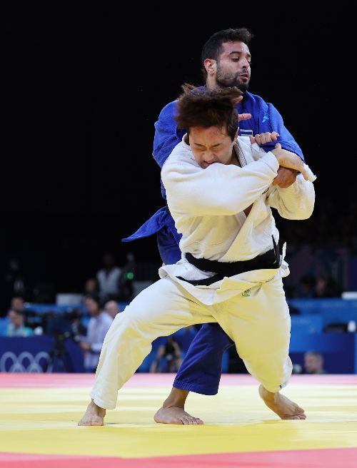 이준환이 30일(현지시간) 2024 파리올림픽 유도 남자 81kg급 16강전에서 이스라엘 사기 무키와 겨루고 있다. [이미지출처=연합뉴스]