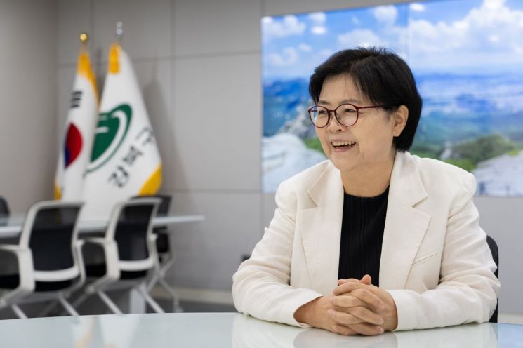 이순희 강북구청장은 본지와의 인터뷰에서 "강북구 주민들은 교통여건 불편해 가까운 길도 빙 돌아서 가야한다"며 "신강북선은 반드시 필요하다"고 했다. 강북구 제공.