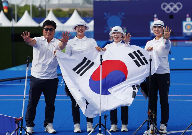 '뜨거운 눈물' 신유빈 20년 만에 탁구 단식 4강…임애지 女복싱 첫 메달(종합)[파리올림픽]